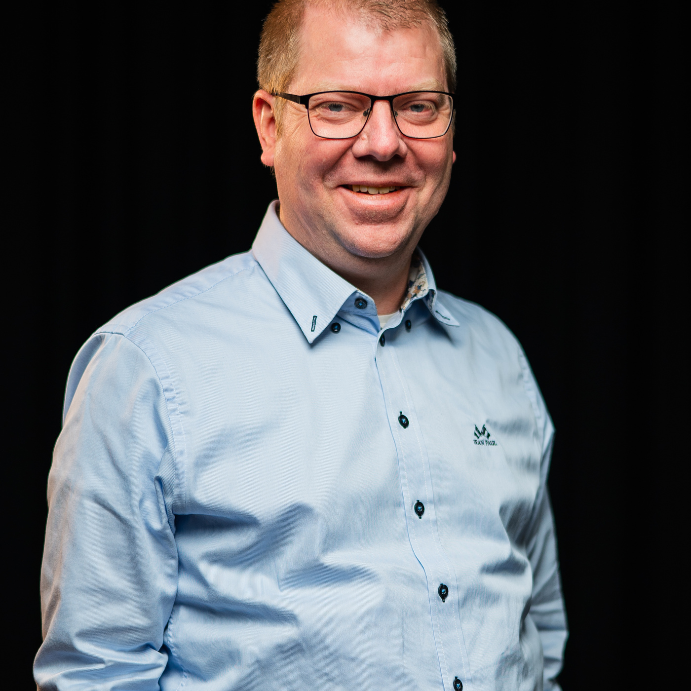Over en åpen Bibel